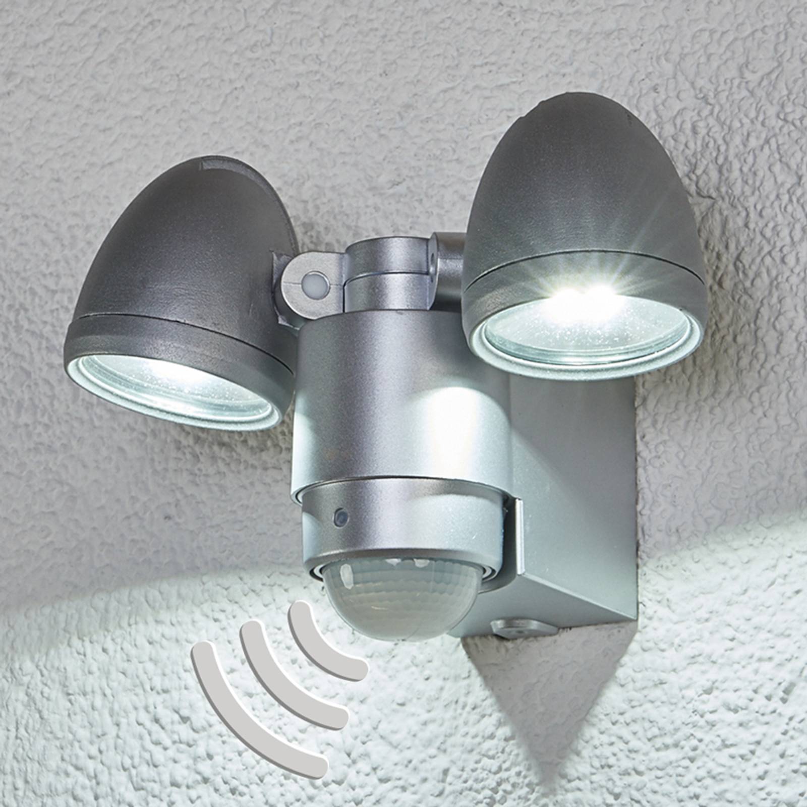 udendørs LED-spot med sensor og 2 lyskilder – Lunelamper.dk