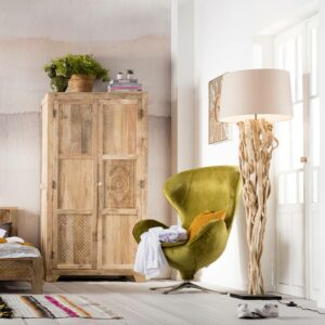 Naturligt virkende gulvlampe Scultra