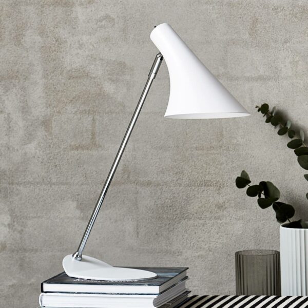 Moderigtig Liam bordlampe i hvidt