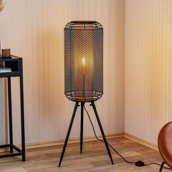 Denton gulvlampe, trebenet, metalskærm