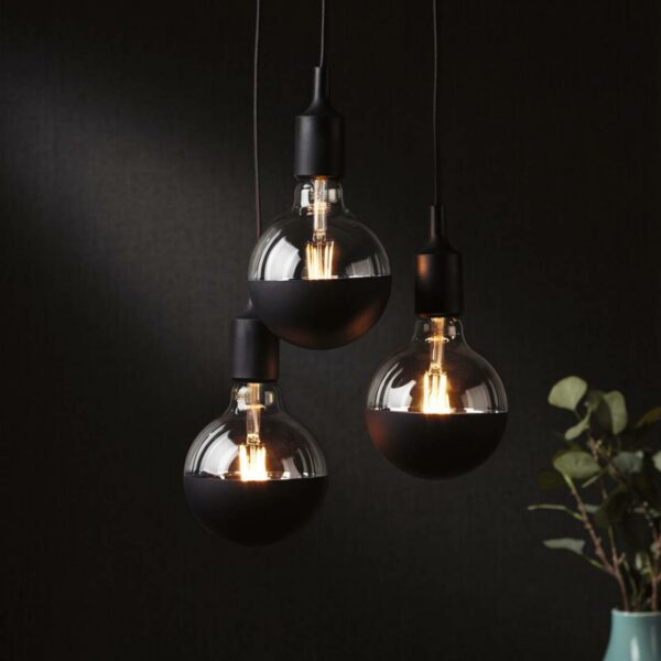 LED-pære E27 827 6,5W topforspejlet, sort, mat