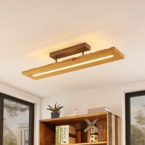 Lindby Nesaja LED-loftlampe af træ