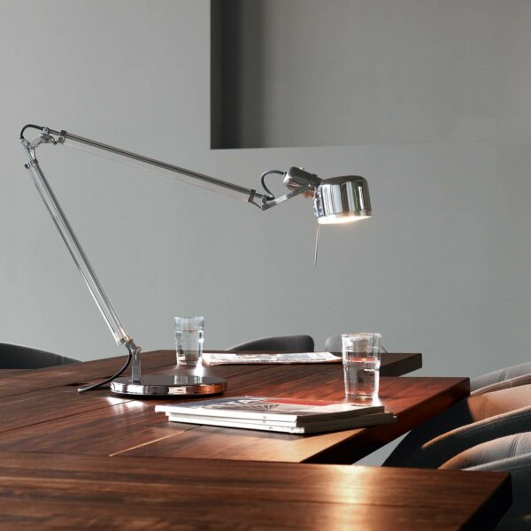 serien.lighting Job Table LED-bordlampe med fod