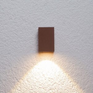 Rustbrun udendørs LED væglampe Tavi, højde 9,5 cm