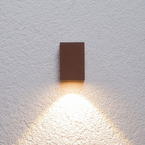 Rustbrun udendørs LED væglampe Tavi, højde 9,5 cm
