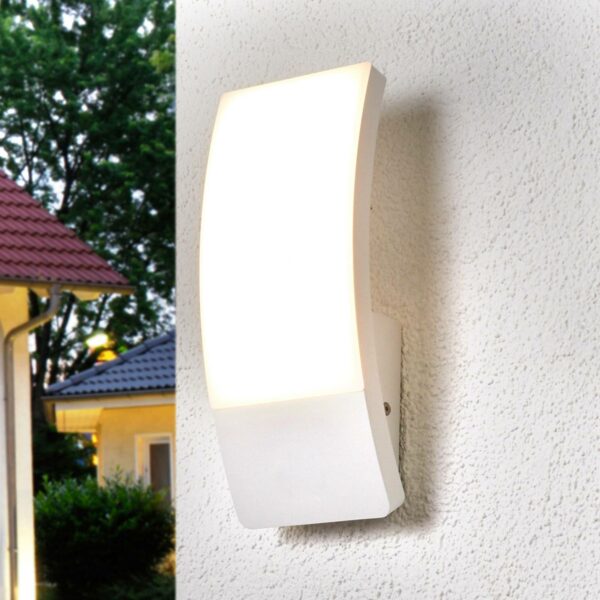 Hvid LED-udendørsvæglampe Siara i kurvet form