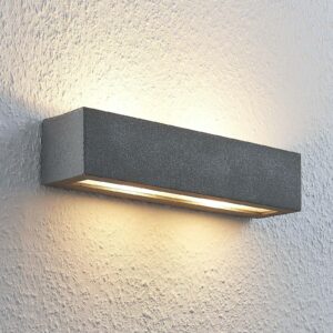 Lindby Nellie LED-betonvæglampe, bredde 35,3 cm