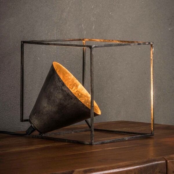 Licobus bordlampe i et iøjnefaldende design