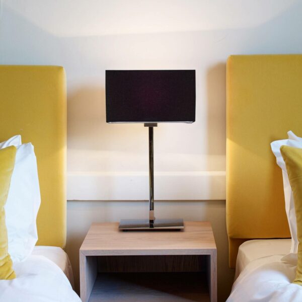 Astro Park Lane bordlampe, poleret nikkel/sort
