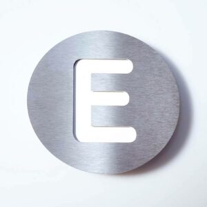 Husnummer Round i rustfrit stål - "E"