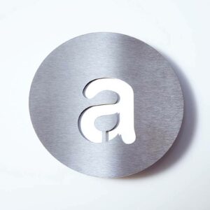 Husnummer Round i rustfrit stål - "a"