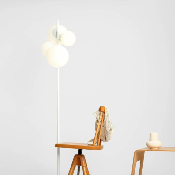 Bloom gulvlampe, 4 lyskilder, hvid